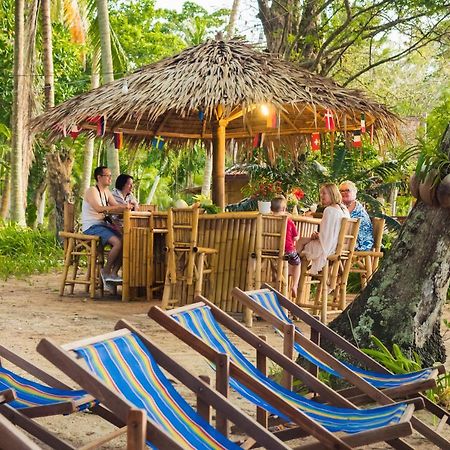Baan Mai Beachfront Lone Island Phuket Kültér fotó