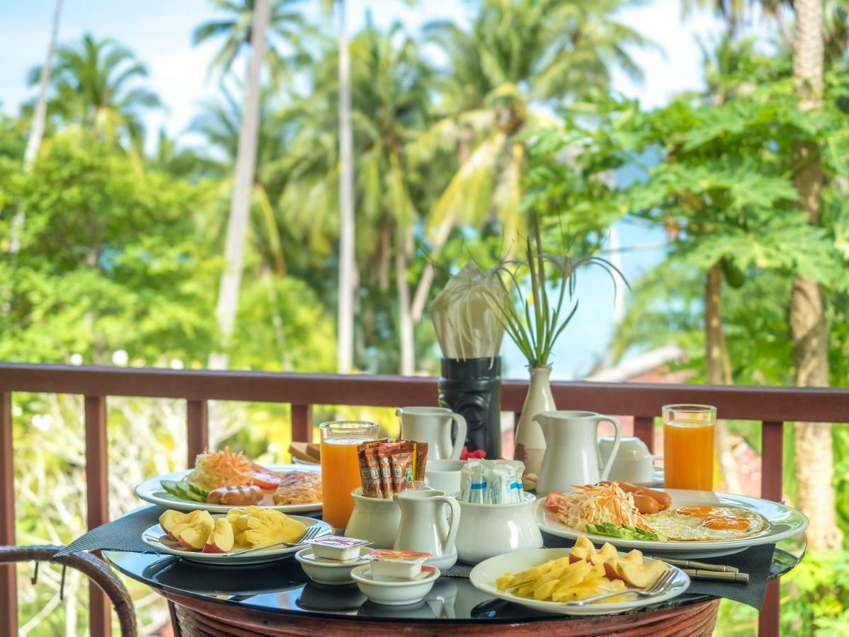 Baan Mai Beachfront Lone Island Phuket Kültér fotó