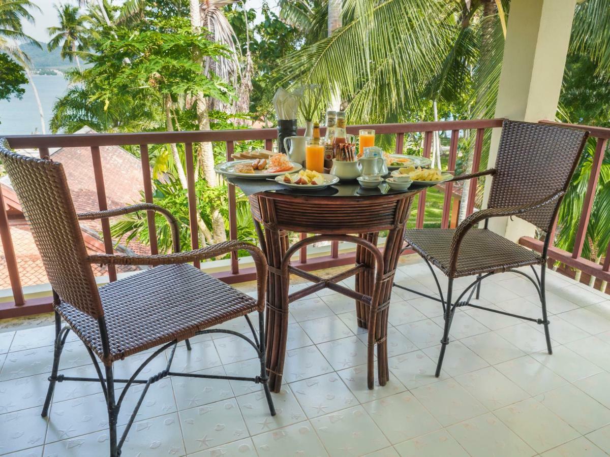 Baan Mai Beachfront Lone Island Phuket Kültér fotó