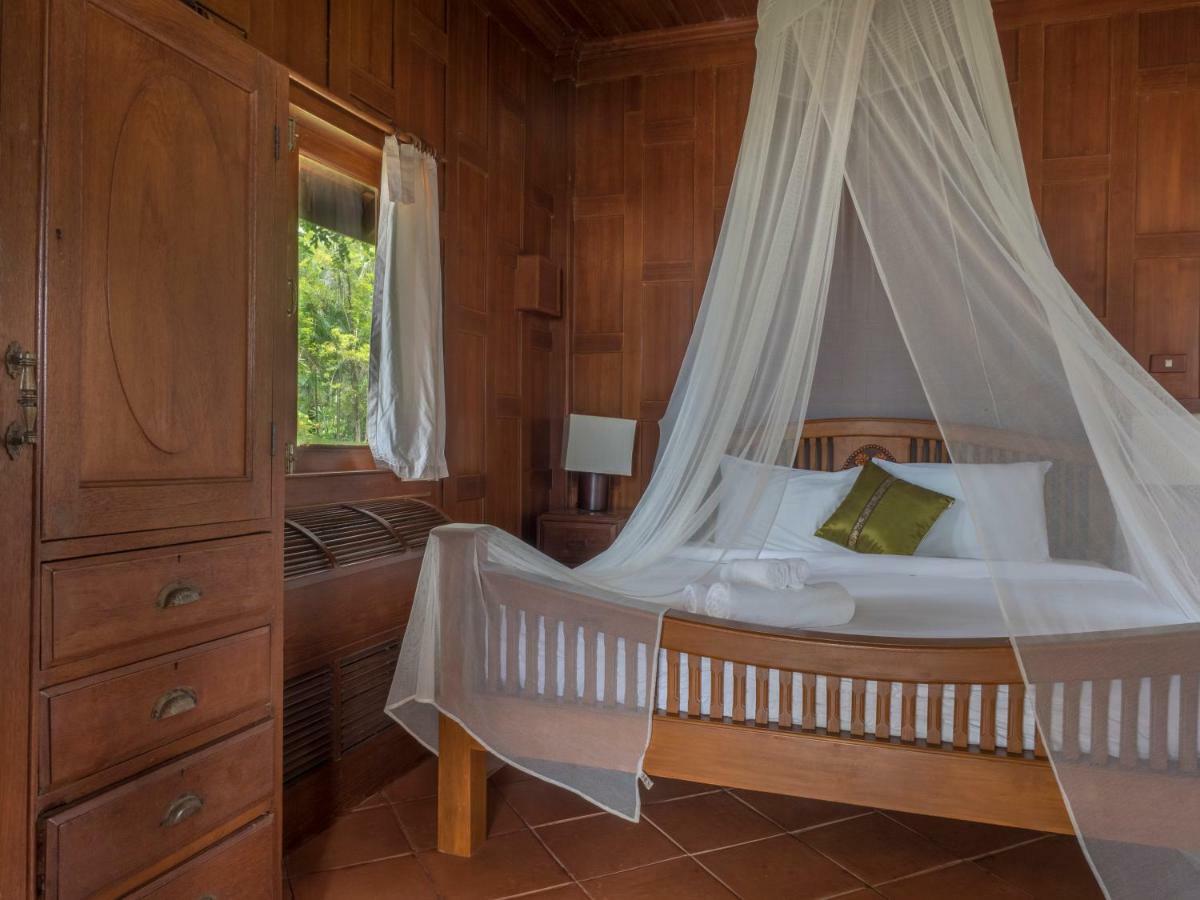 Baan Mai Beachfront Lone Island Phuket Kültér fotó