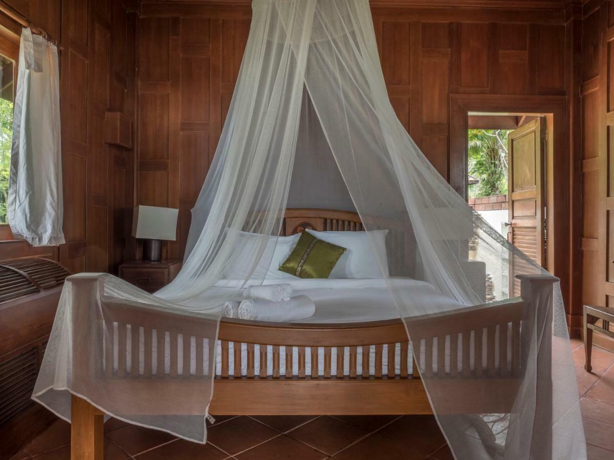 Baan Mai Beachfront Lone Island Phuket Kültér fotó