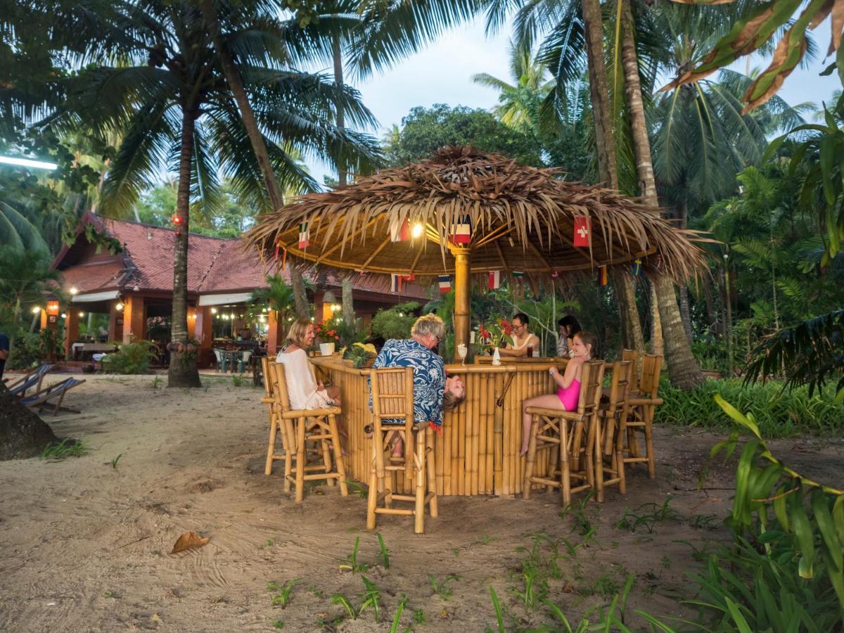 Baan Mai Beachfront Lone Island Phuket Kültér fotó