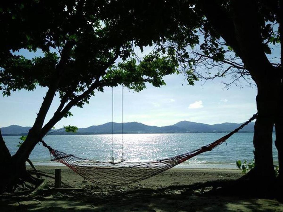 Baan Mai Beachfront Lone Island Phuket Kültér fotó