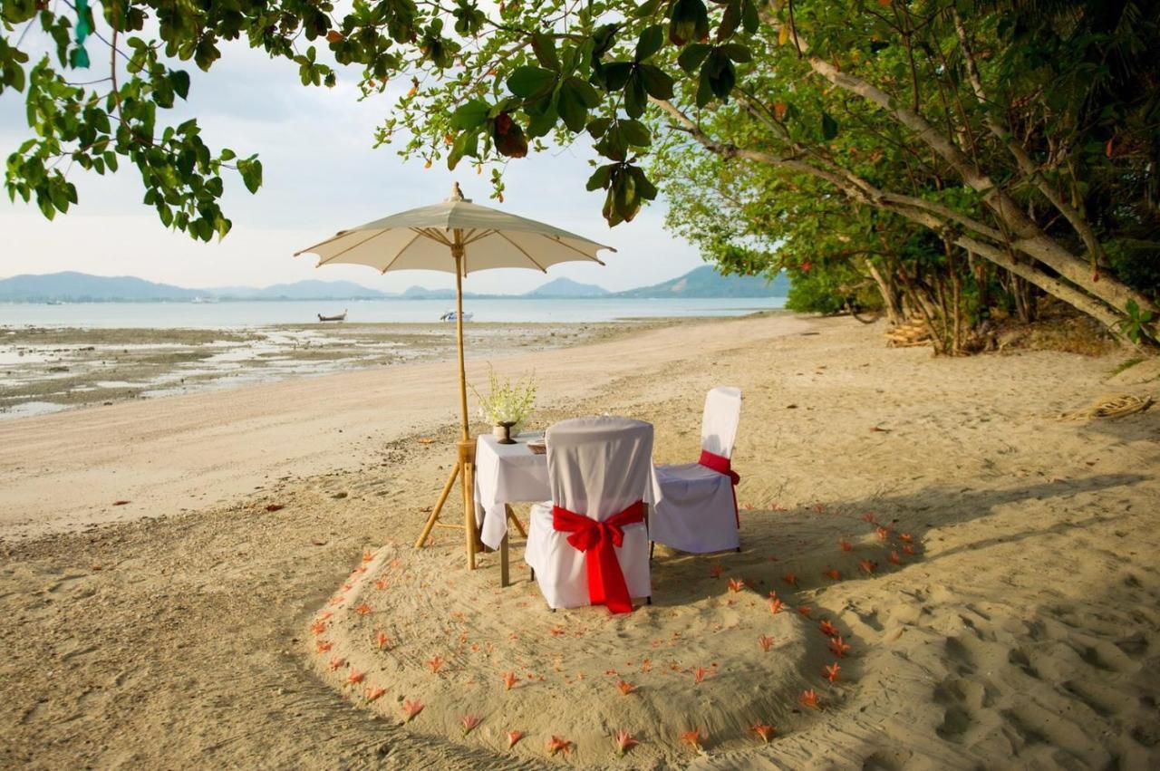 Baan Mai Beachfront Lone Island Phuket Kültér fotó
