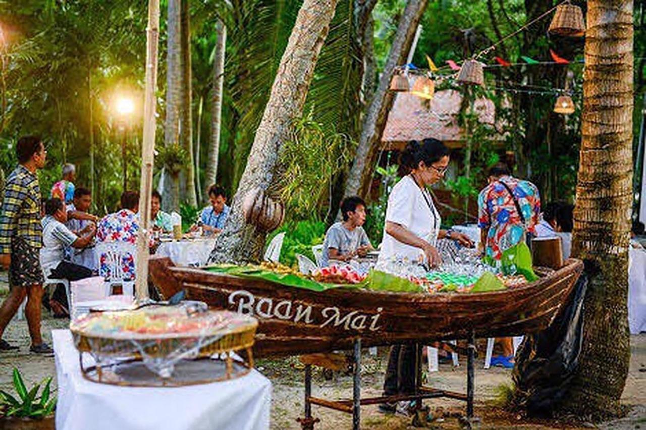 Baan Mai Beachfront Lone Island Phuket Kültér fotó